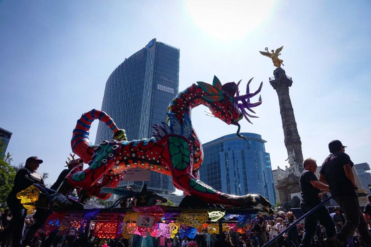 dia de muertos à Mexico City : défilé des alebrijes