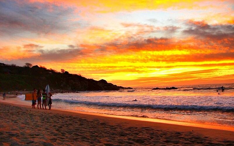 playa-zicatela- Playa Zicatela Puerto Escondido